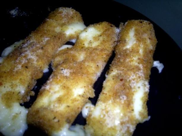 Baked Mozzarella Cheese Sticks. Photo by megs_