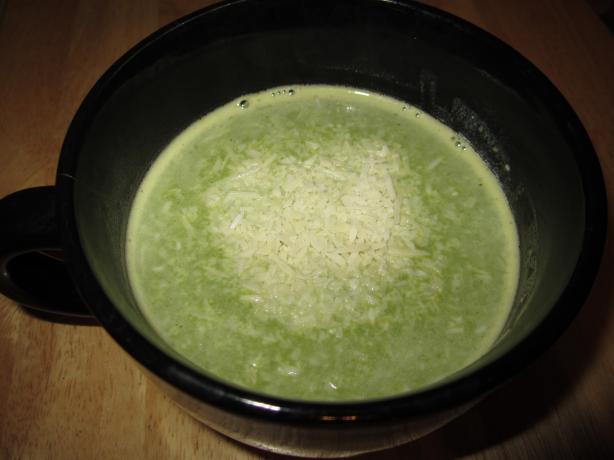 Spinach Garlic Soup. Photo by MamaCoco