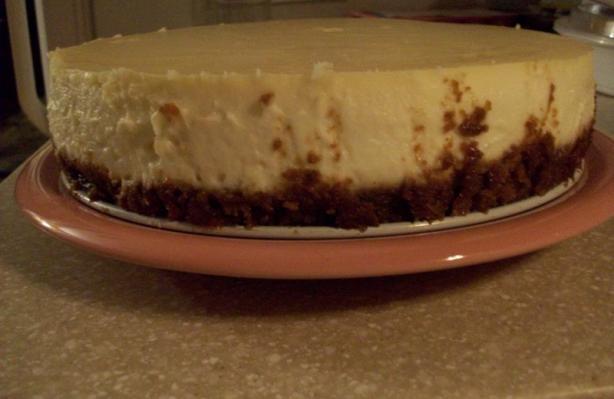 Graham Cracker Cheesecake Crust. Photo by Smoofinator