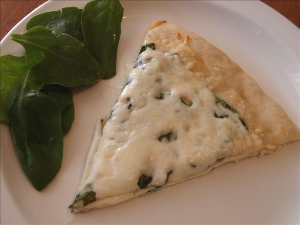 The Best Spinach Alfredo Pizza Ever. Photo by Hadice