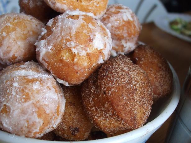 Cake Doughnuts 1972 ( Canadian ). Photo by Baker30