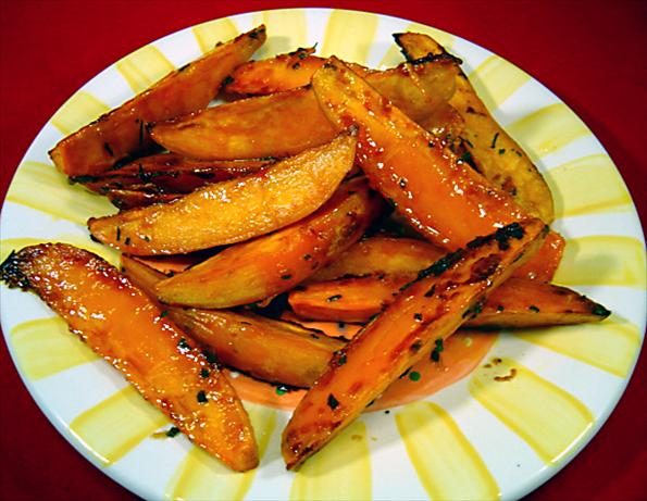 Rosemary Roasted Sweet Potatoes. Photo by :(
