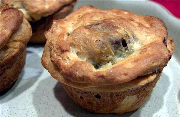 Meat and Vegetable Pot Pie / Pies. Photo by Derf
