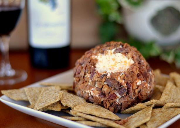 Ranch and Bacon Cheese Ball. Photo by Marg (CaymanDesigns)