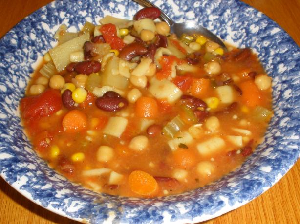 Uncle Bill's Vegetarian Minestrone Soup. Photo by Shark Lover