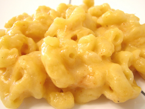Easy Crock Pot Macaroni and Cheese. Photo by vigilant20
