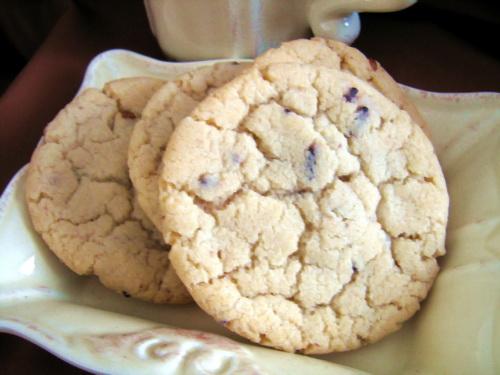 Heloise's Cake Mix Cookies. Photo by Annacia