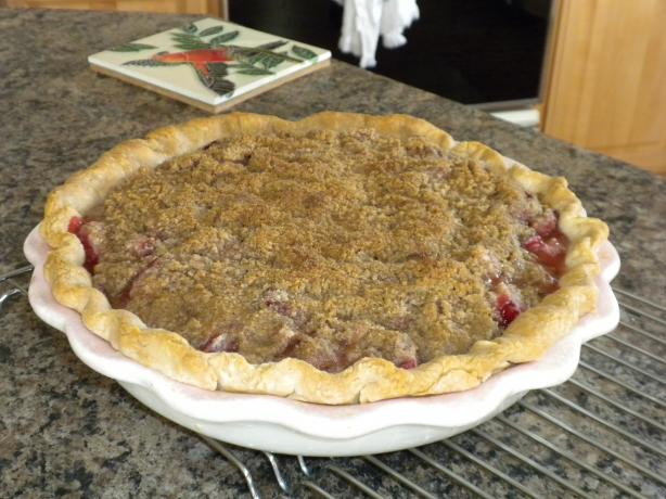 Strawberry Rhubarb Streusel Pie. Photo by Amy Loo