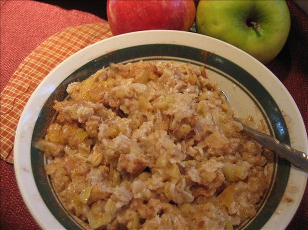 Apple Cinnamon Oatmeal. Photo by Hazeleyes