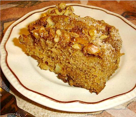 Fresh Apple Cake With Nut Topping. Photo by truebrit