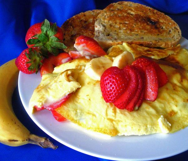 Fresh Strawberry Banana Omelets. Photo by Bergy
