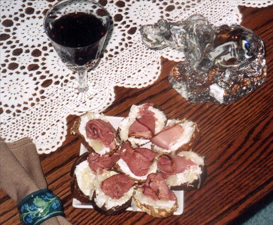 Reuben Pucks with Horseradish Cheese. Photo by Bergy