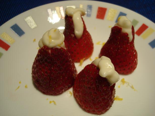 Lemon Cream Strawberries. Photo by Starrynews