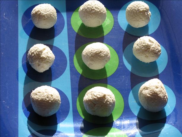 Yogurt Cheese (Labneh). Photo by MsPia