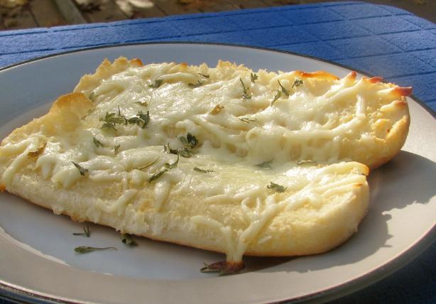 Kid Size Garlic Bread Loaves. Photo by lazyme