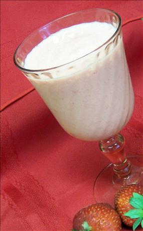 Strawberry Banana Yogurt Shake. Photo by PaulaG