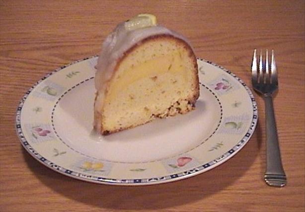 Triple Lemon Ripple Cake. Photo by najwa