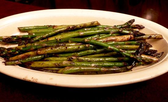 Asparagus Grilled With an Asian Touch. Photo by momaphet