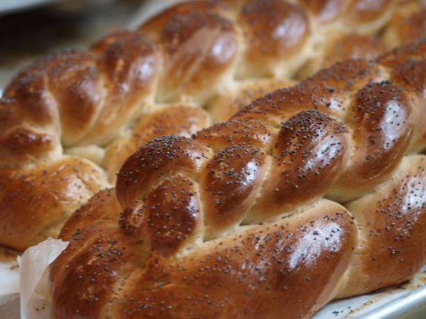 Famous Challah. Photo by The Jelly Room