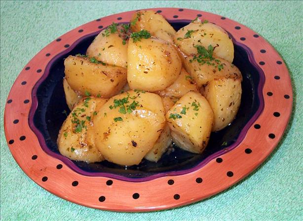 Ellinikos Lemoni Patatas  (Greek Lemon Potatoes). Photo by Lorac