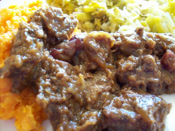 Yummy Scrummy Braised Beef With Red Wine and Cranberry. Photo by Darkhunter