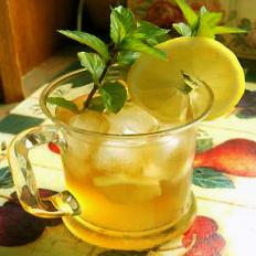 Iced Sweet Mint Tea. Photo by Derf