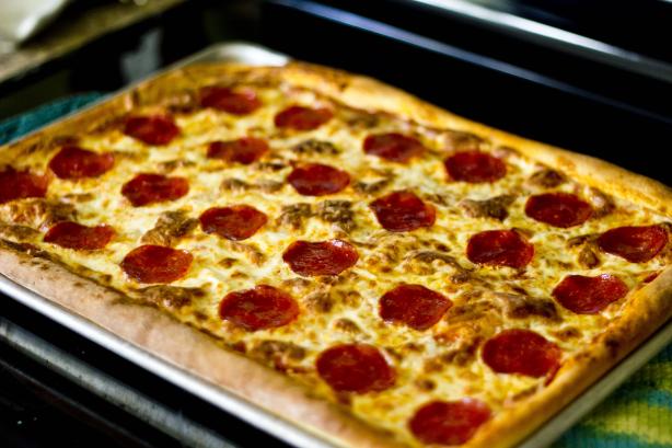 Pizza Hut Original Pan Pizza. Photo by dixielyons