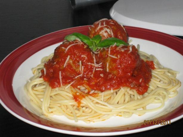 Authentic Italian Tomato Sauce. Photo by Tamusia