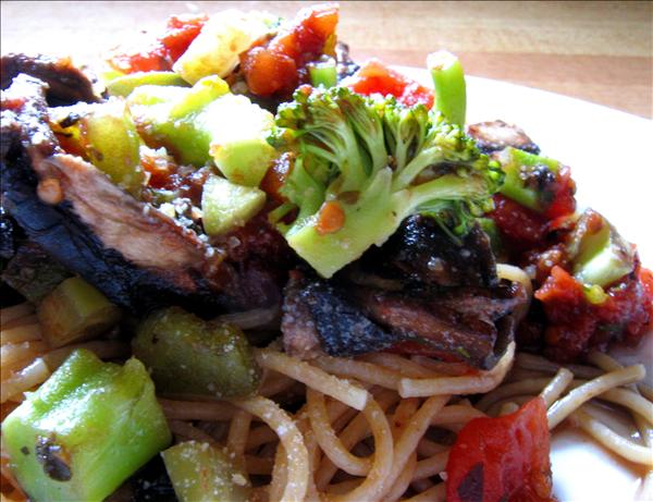 Linguine With Portabella Mushrooms and Broccoli. Photo by LUv 2 BaKE