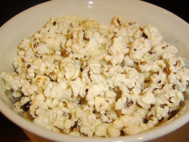 Garlic Butter & Cheese Popcorn. Photo by LifeIsGood