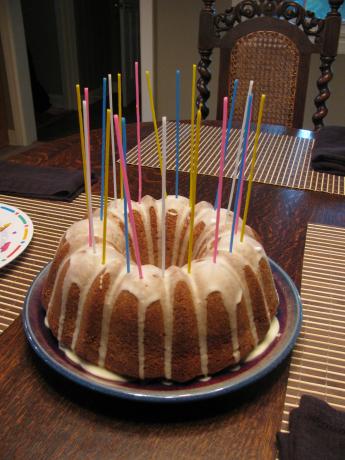 Extra Moist  Lemon, Sour Cream and Vanilla Pound Cake. Photo by lhbishop