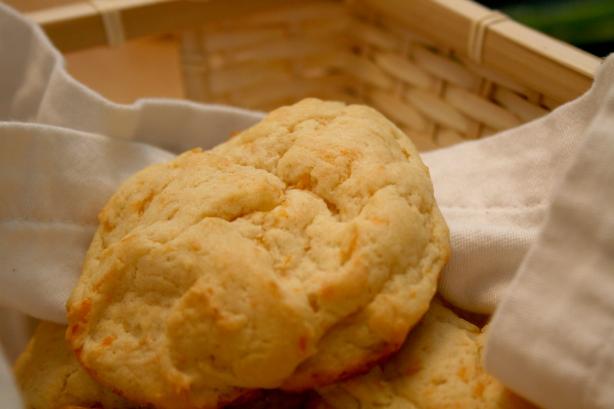 Red Lobster Cheddar Bay Biscuits Copycat. Photo by CandyTX