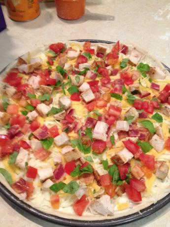 Thin Pizza Crust. Photo by michellegrijalva85