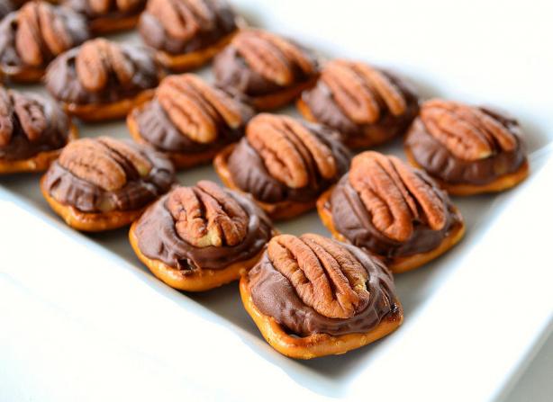 Those Pretzel Things ( Pecan Rollo Bites). Photo by Marg (CaymanDesigns)