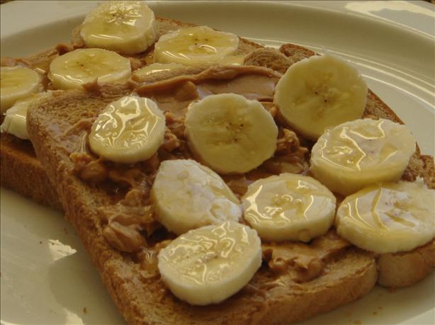 Peanut Butter Banana Toast. Photo by Hadice