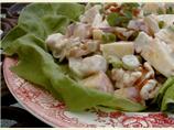 Chicken Salad With Peaches and Walnuts