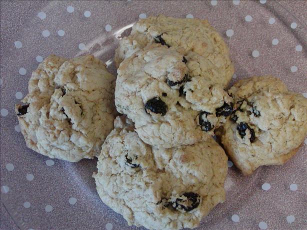 Easy Oatmeal Raisin Cookies. Photo by Rita~