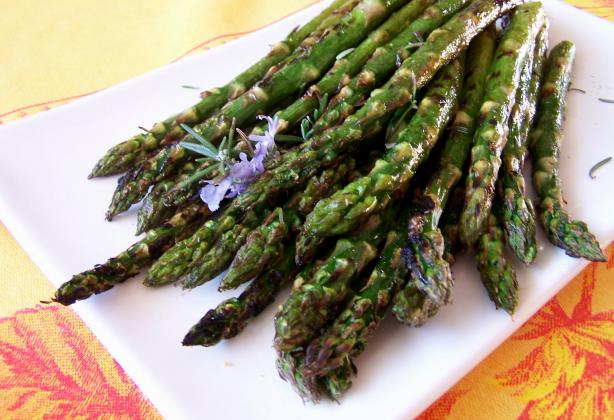 Asparagus Grilled With Garlic, Rosemary,  and Lemon. Photo by Rita~