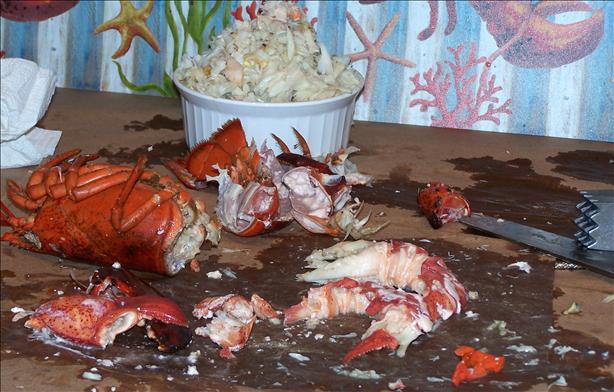 Seafood (Crab, Shrimp and Lobster) Boil and How to Open and Eat. Photo by Rita~