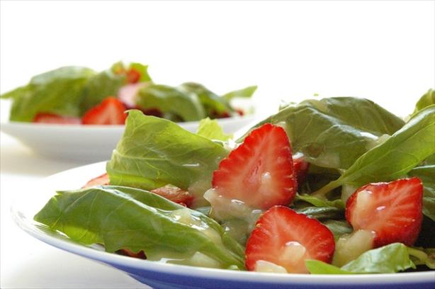Best Ever Summer Strawberry Spinach Salad. Photo by Thorsten