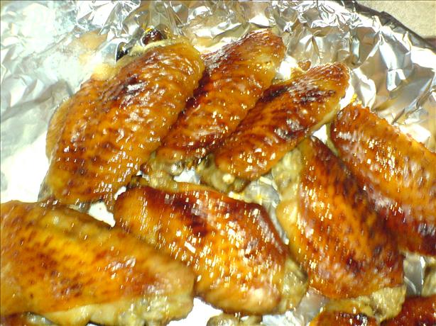 Honey Baked Chicken Wings. Photo by jasm